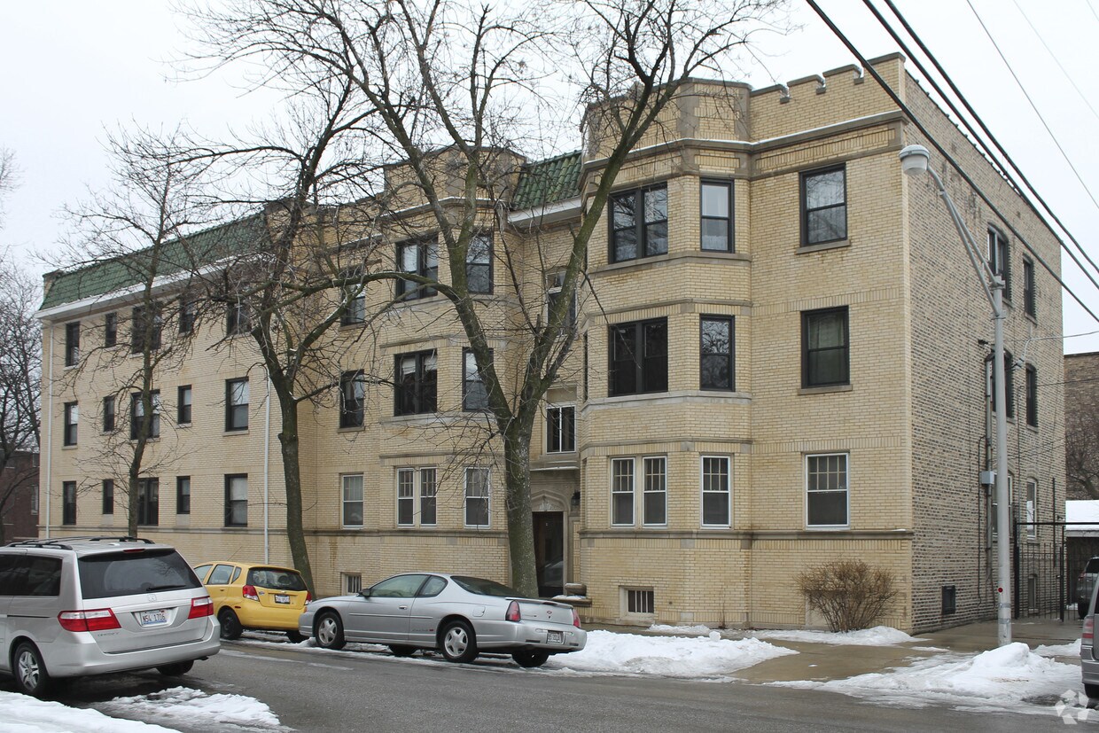 Foto del edificio - 4056 N Harding Ave