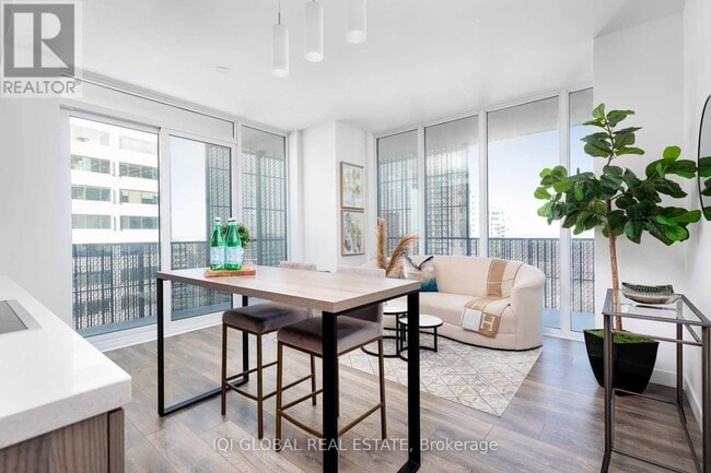 Building Photo - 8 Eglinton Ave E