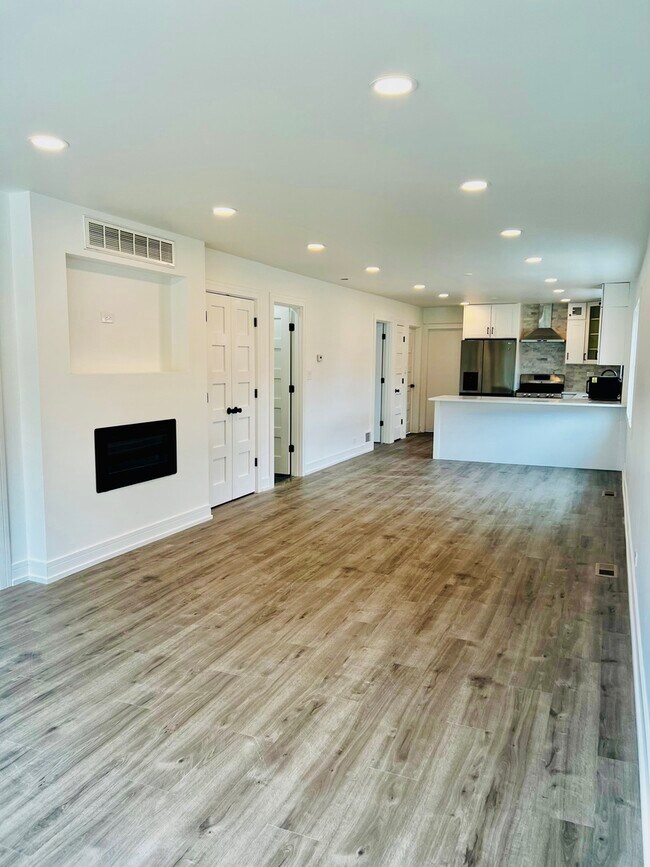 Foto del edificio - 8553 W Foster Ave