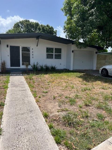 Foto principal - 4280 NE 16th Ave