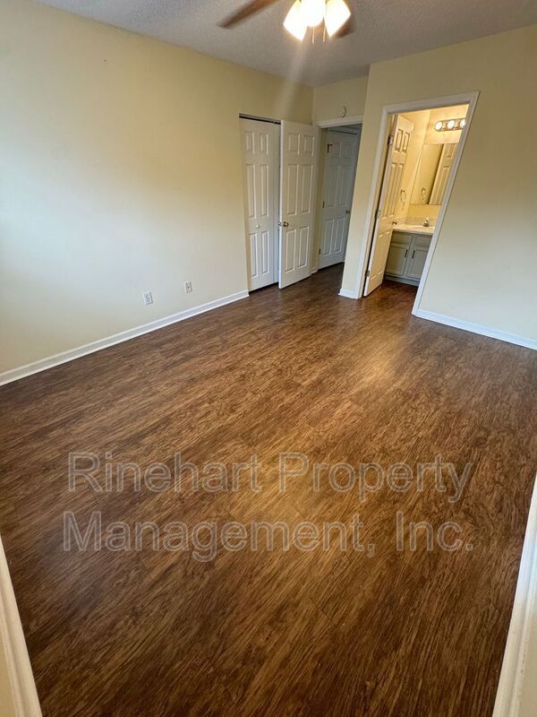 Building Photo - 1038 Park Meadow Dr