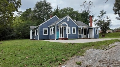 Building Photo - 31003 Country Club Rd