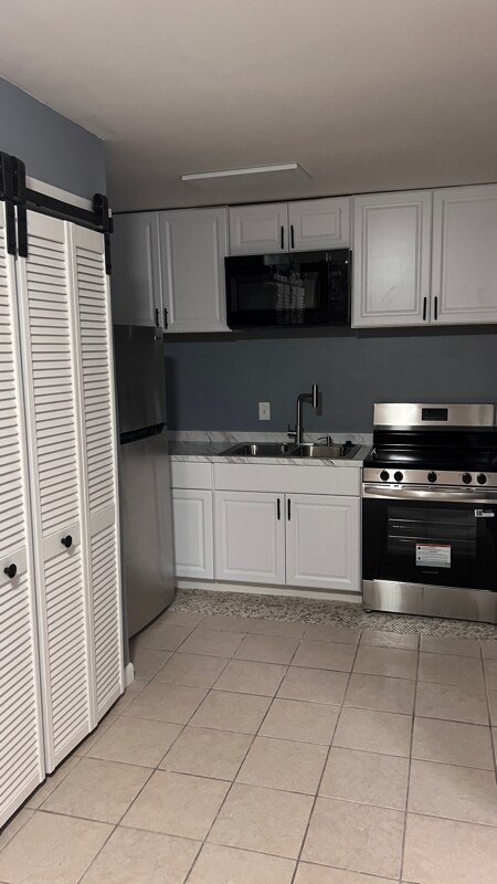 Foto del edificio - 671 Georgia Ave