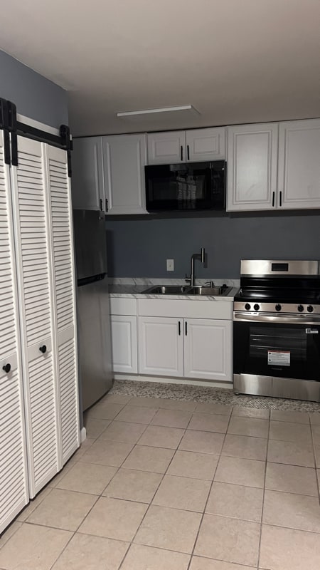 Building Photo - 671 Georgia Ave