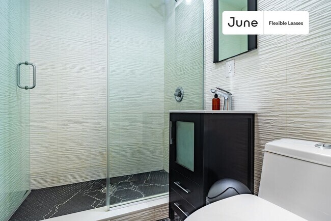 Foto del edificio - 345 E 21st St