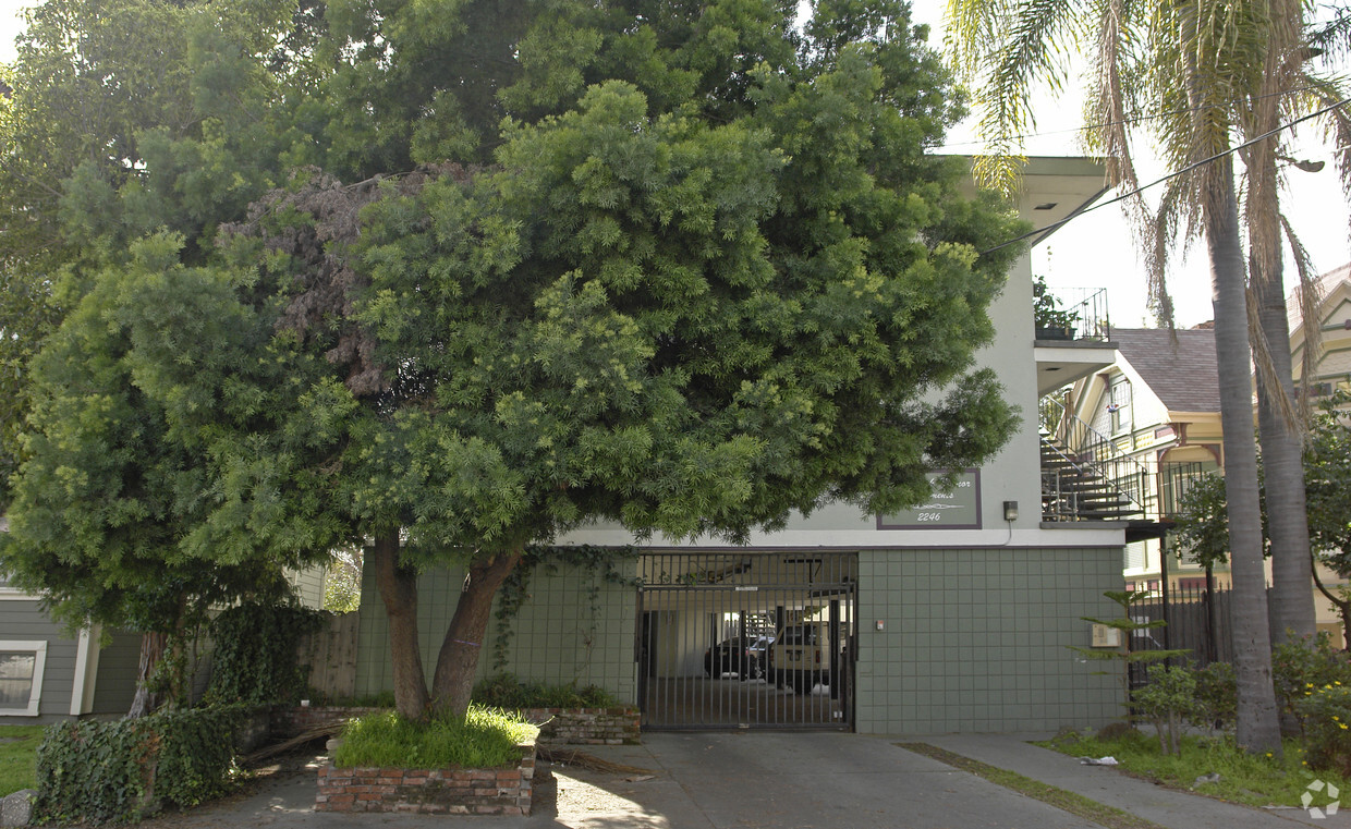 Building Photo - Villa Ramar Apartments