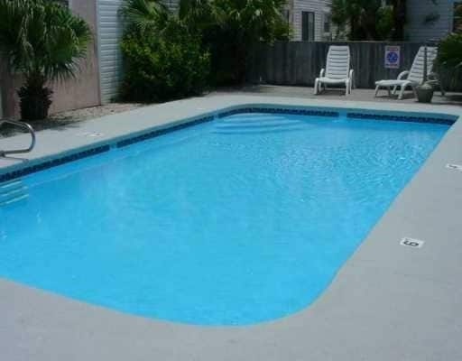 Building Photo - 15010 Leeward Dr