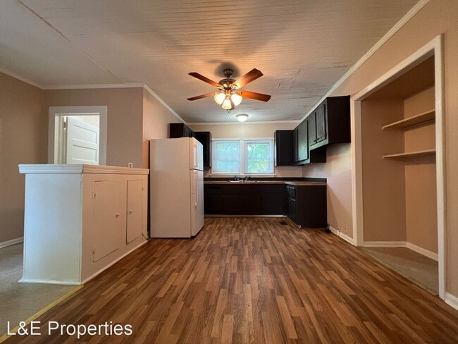 Building Photo - 3 br, 1 bath House - 1202 Gaston Avenue
