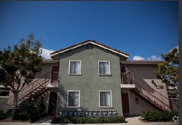 Building Photo - Village Green