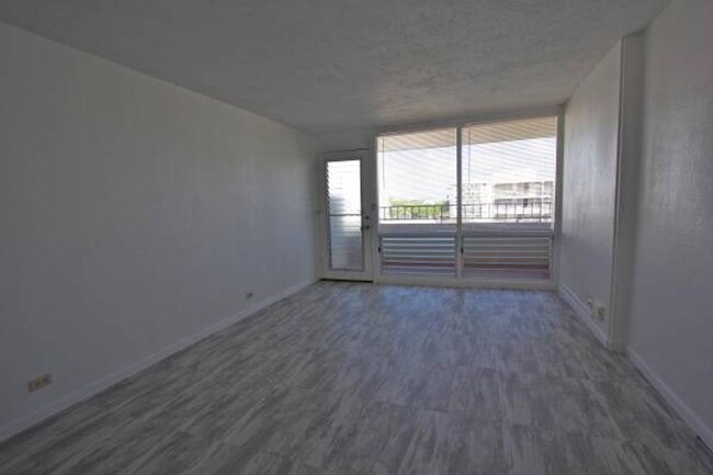 Foto del edificio - Nice 1 Bedroom Cool Breezy in Makiki at Pu...