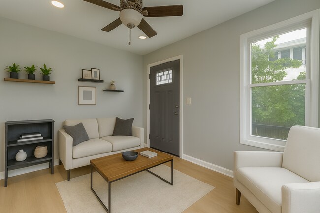 Habitación adicional (conduce al patio) - 616 Lamont St NW