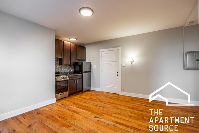 Foto del edificio - 4546 N Damen Ave