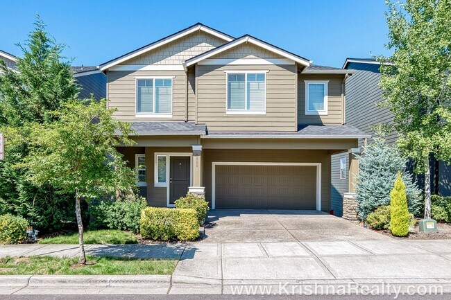 Building Photo - Beatufiul 6 Bedrm* 3.5 Bath Single Family ...