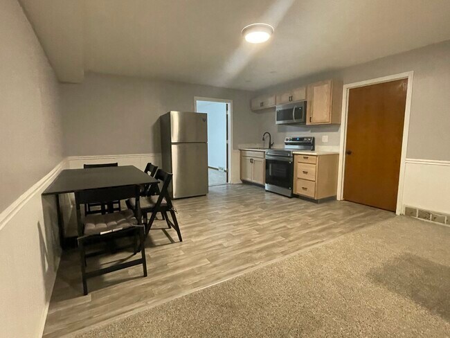 Foto del edificio - 5832 Ell Ct
