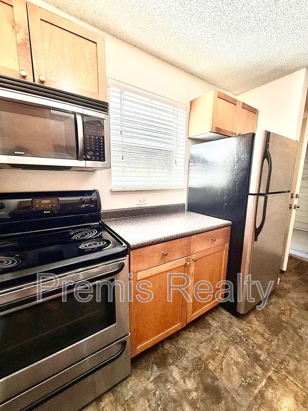 Building Photo - 2500 Winding Creek Blvd