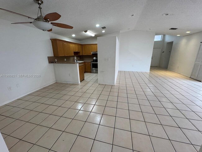 Foto del edificio - 8273 NW 188th Terrace