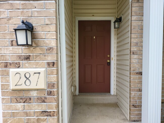 Foto del edificio - 287 Arbor Pl Ln