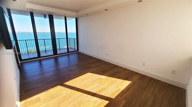 Foto del edificio - 1000 Venetian Way