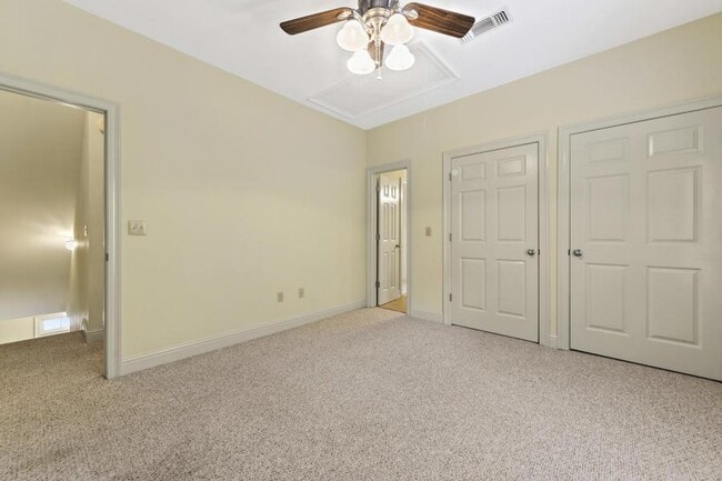 Building Photo - 928 Jefferson Dr.
