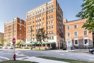 Building Photo - 1028 E Juneau Ave