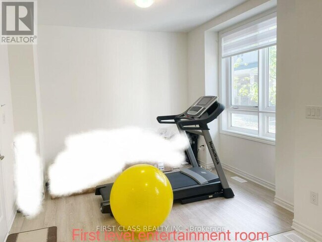 Building Photo - 6 Massachusetts Ln