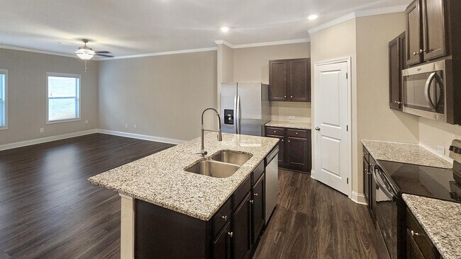 Building Photo - 5251 Pinnacle Walk
