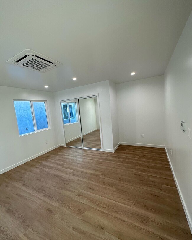 Foto del edificio - 4140 Tuller Ave