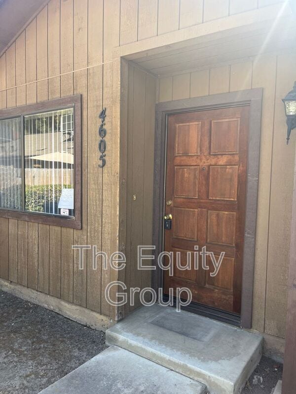 Foto principal - 4605 W Cypress Ave