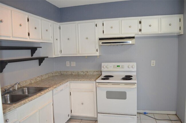Building Photo - 2130 Straight Creek Dr
