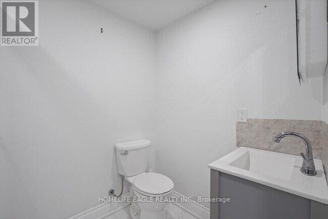 Building Photo - 98 Lowther Ave