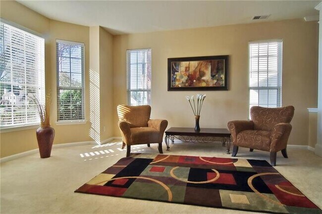Building Photo - 5015 Cascade Hills Cir SW