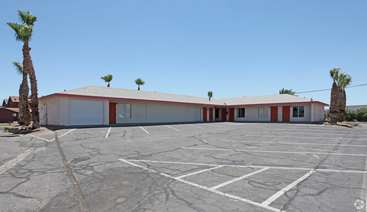 Primary Photo - 1700 Athol Ave