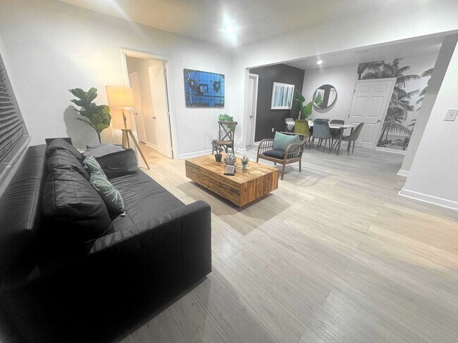 Foto del edificio - 6715 NE Miami Pl