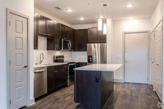 1HAB, 1BA - 747 ft² - 1L - COCINA - Aspen at Mercer Crossing