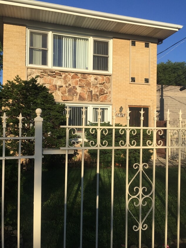 Primary Photo - 2415 N Central Ave