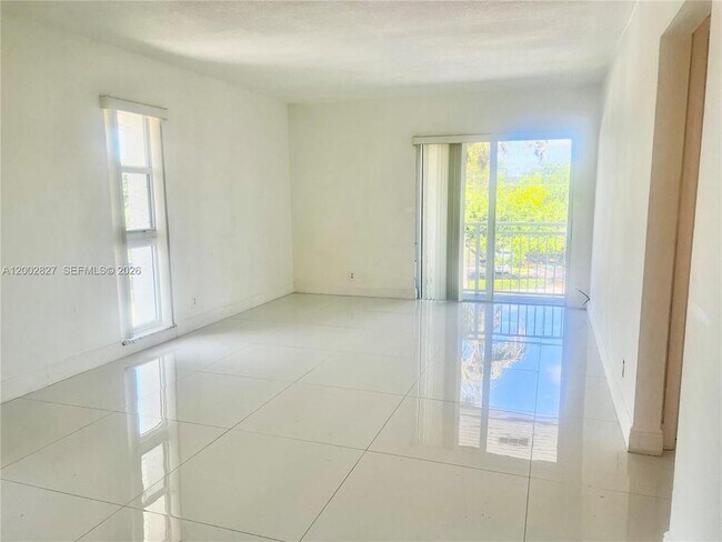 Foto del edificio - 405 S Pine Island Rd