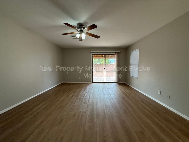 Photo - 12438 W Hearn Rd House