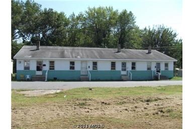 Primary Photo - 420 Charles St