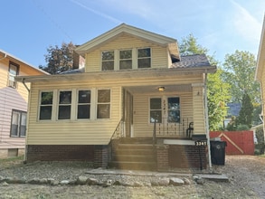 Building Photo - 3347 W 131st St