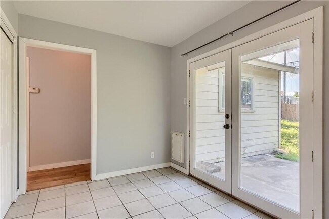 Building Photo - 6803 Esther Dr