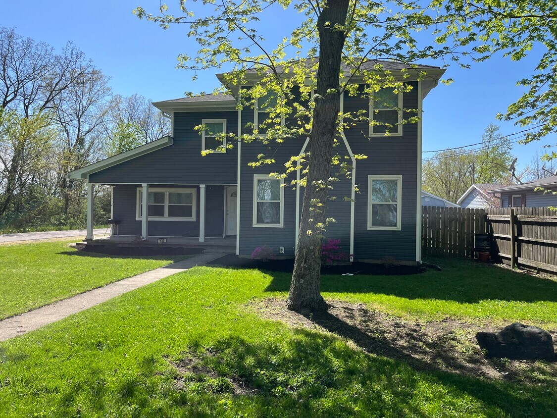 Primary Photo - 130 Thompson Rd
