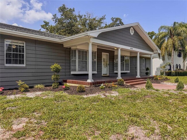 Building Photo - 604 Ponderosa Dr