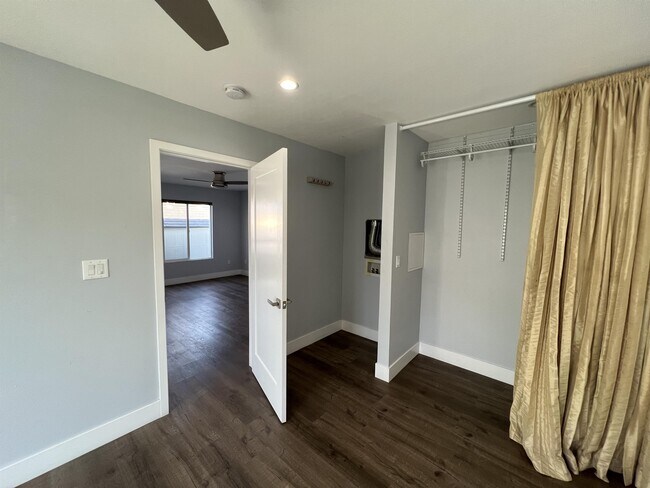 Building Photo - 2298 Termino Ave