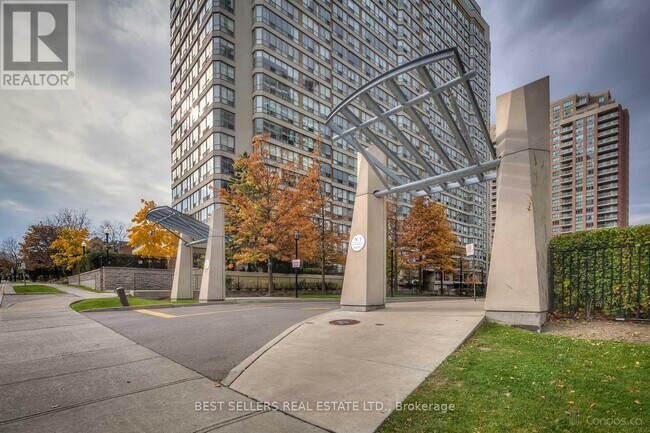 Building Photo - 1359 Rathburn Rd E