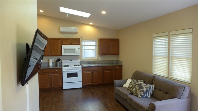 Foto del edificio - 2402 32nd St