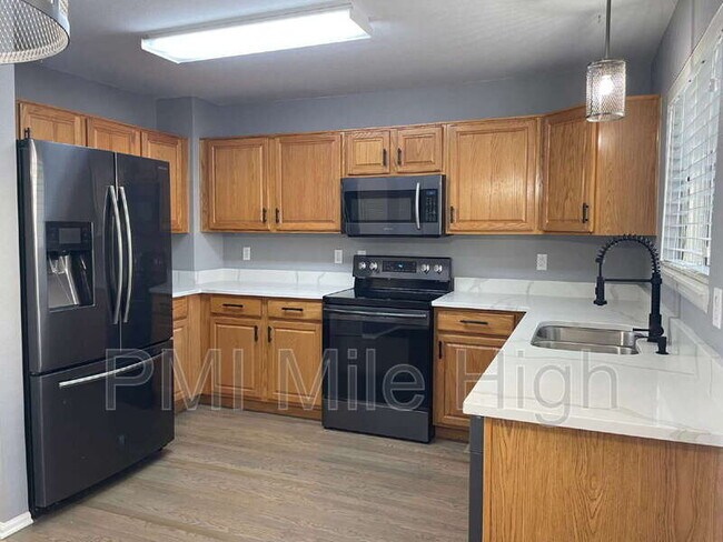 Building Photo - 3054 W 107th Pl