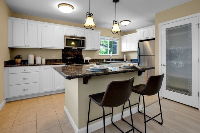 Photo - Excellent Santa Clara Location! Open Floor Plan! Granite Counters! Townhome