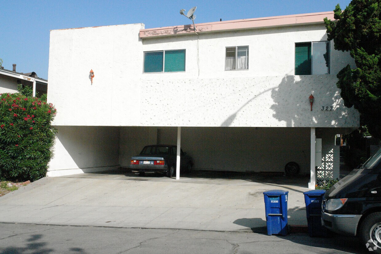 Building Photo - 327 E San Jose Ave