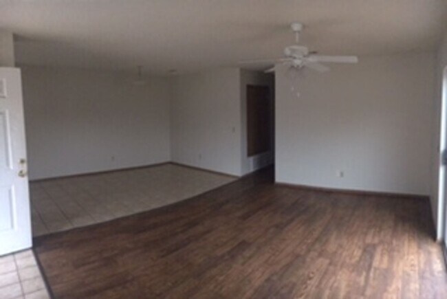 Photo - 2 bedoom duplex close to the bypass House