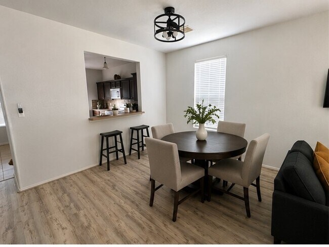 Foto del edificio - 16818 Mammoth Springs Dr